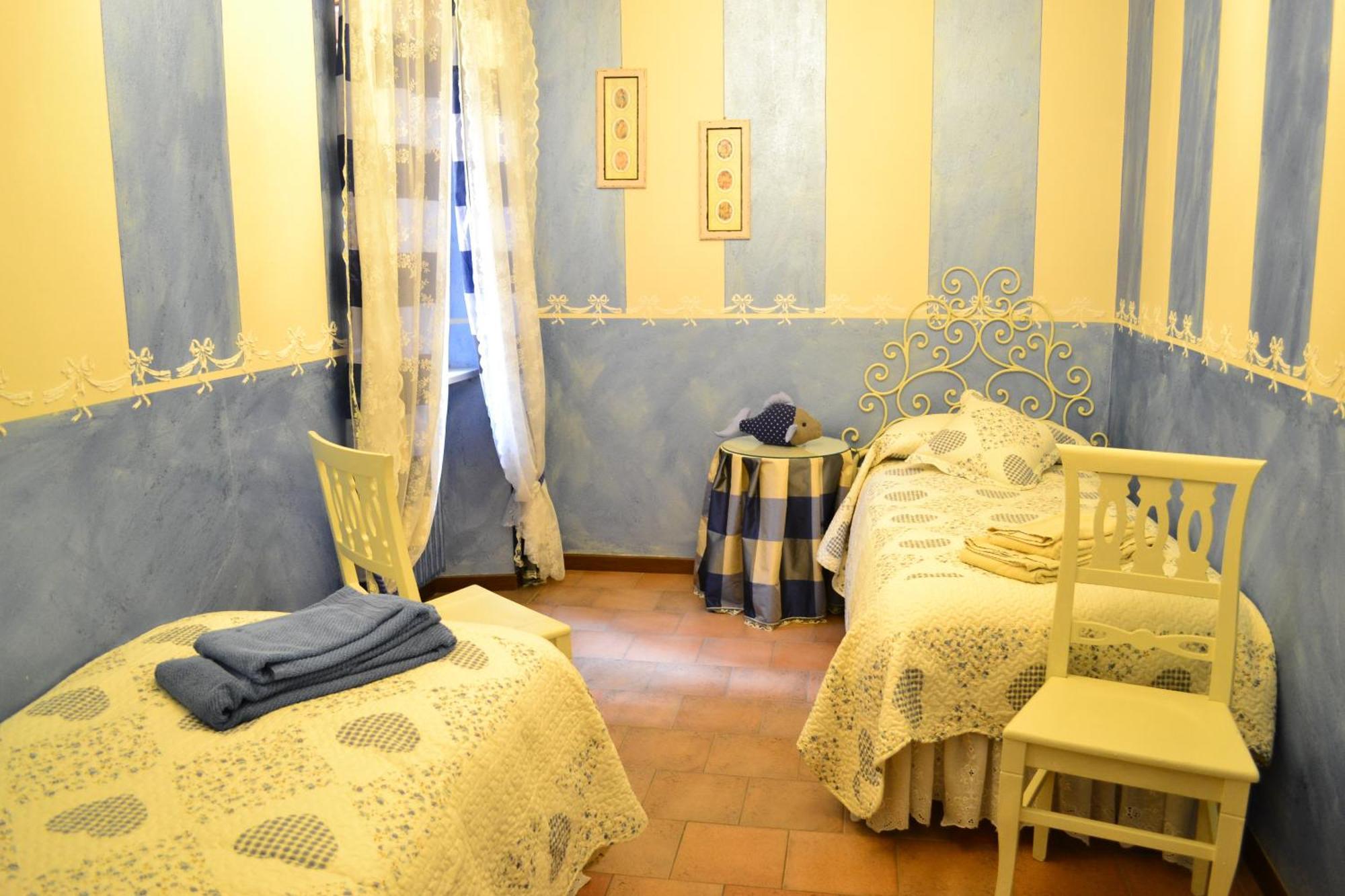 Apartamento Relais De La Place Desenzano del Garda Habitación foto