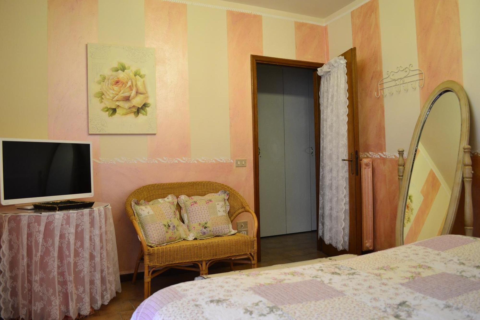 Apartamento Relais De La Place Desenzano del Garda Habitación foto