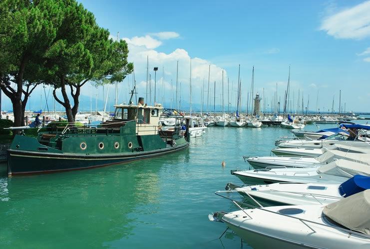 Apartamento Relais De La Place Desenzano del Garda Exterior foto