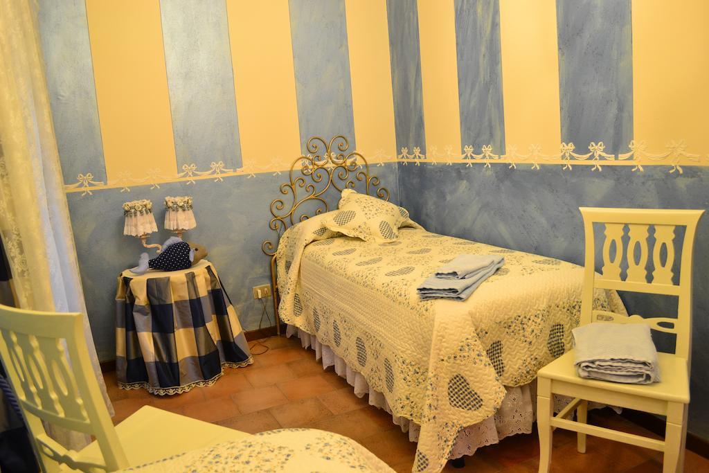 Apartamento Relais De La Place Desenzano del Garda Habitación foto